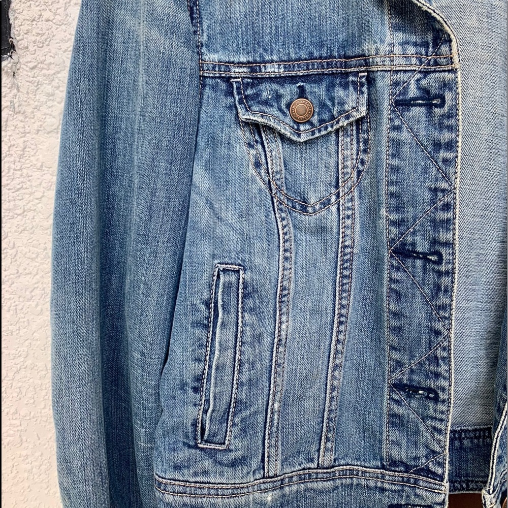 American Eagle Jean Jacket!
